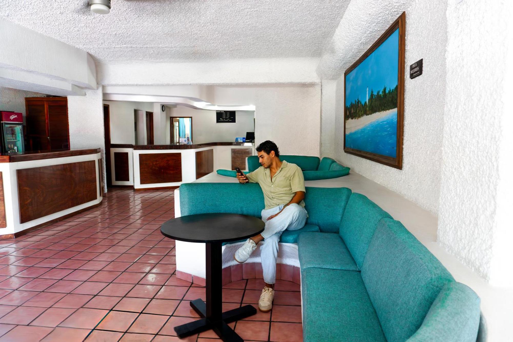 Hotel Antillano Канкун Экстерьер фото