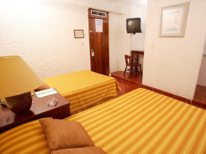 Hotel Antillano Канкун Экстерьер фото